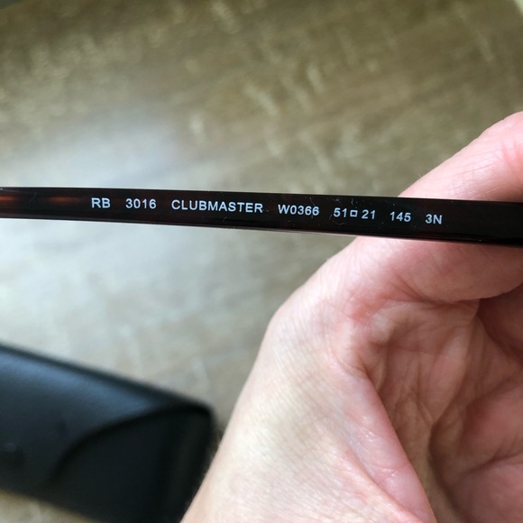 Women’s Ray Ban Sunglasses - Picture 3 of 5